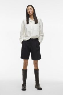 Knälånga kostymshorts